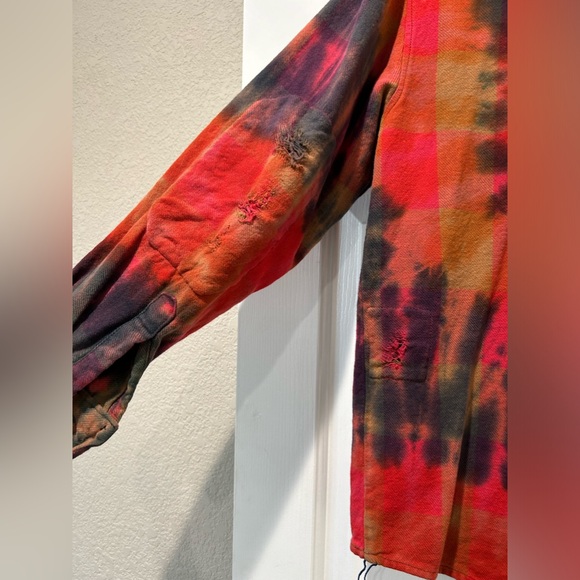 MADEWORN TIE DYE FLANNEL BUTTON DOWN SHIRT. Size Small. - Picture 8 of 9